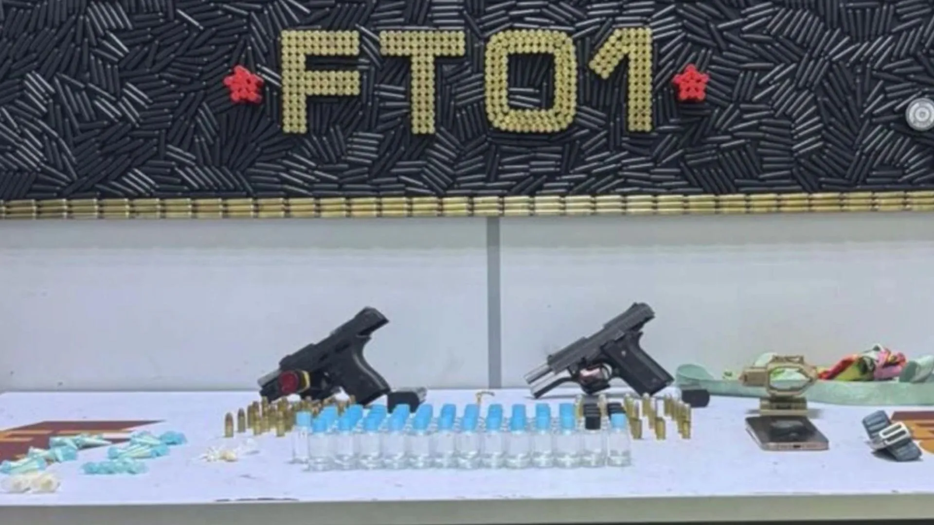 Policiais militares em local de confronto em Santos Dumont, Vitória