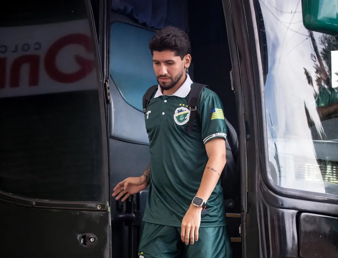 Jogador do Altos em campo, preparação Série D 2026