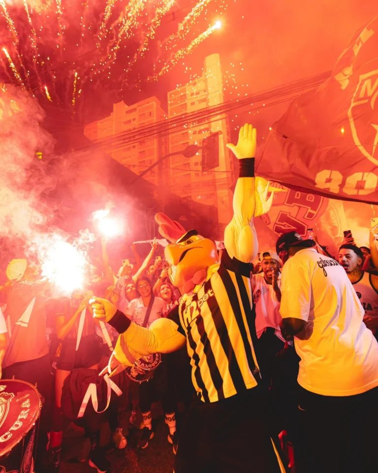 Queima de fogos na Arena MRV para comemorar o Aniversário do Atlético-MG