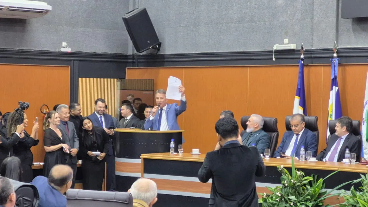 Antonio Denarium renunciando ao governo de Roraima para o Senado