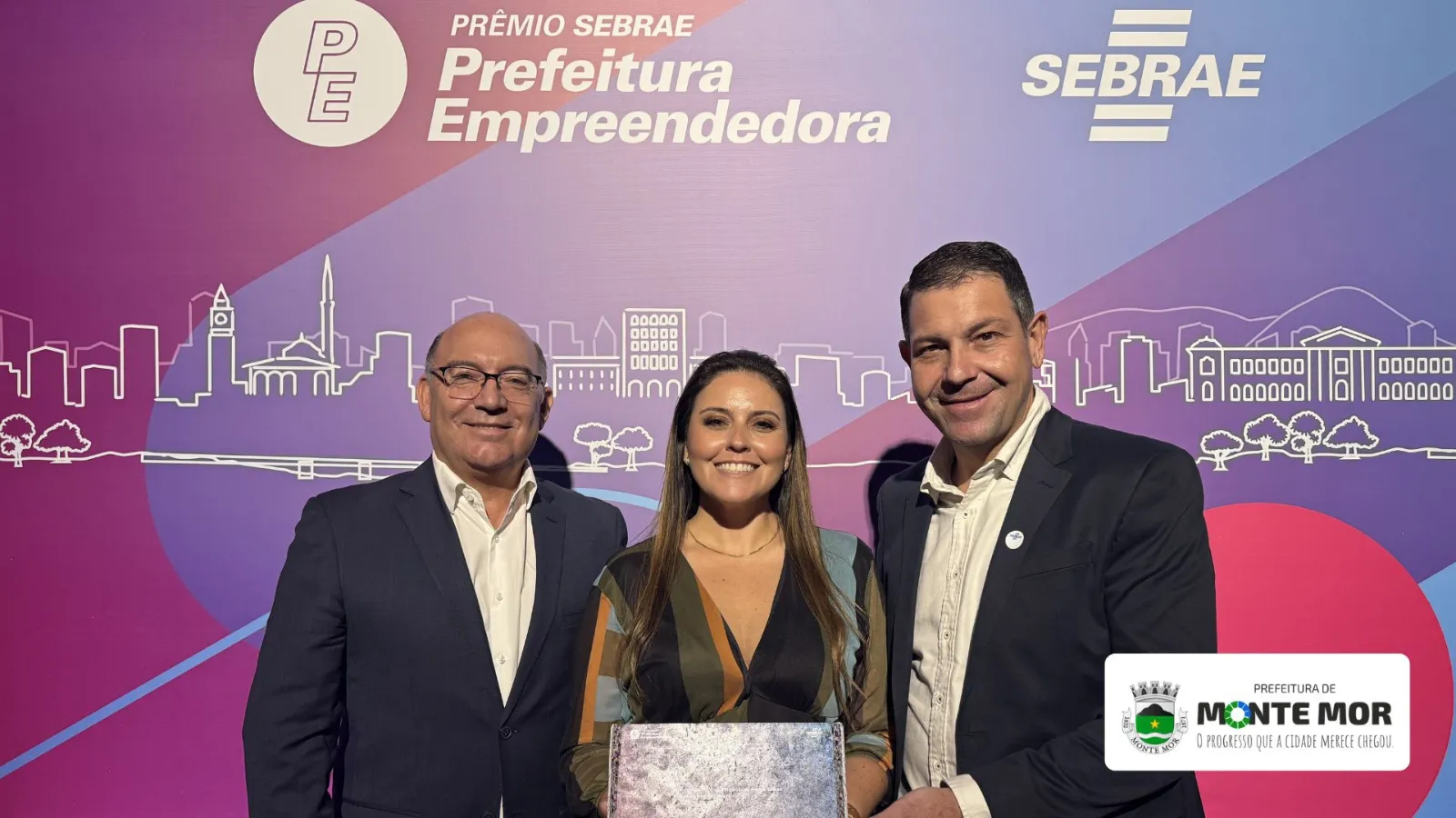 Grupo de empreendedores locais recebendo suporte em Monte Mor