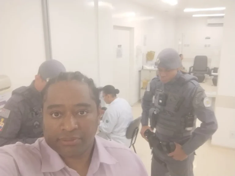 Homem preocupado, Smart Sampa, reconhecimento facial, detenção por engano