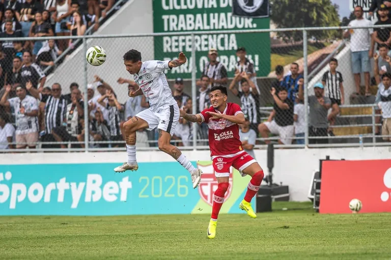 Partida de futebol entre ASA e CRB pela Copa do Nordeste em Arapiraca