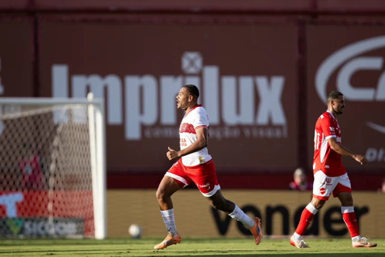 Time do CRB jogando na Série B, buscando acesso