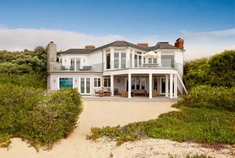 Casa de Hannah Montana em Malibu, exterior ensolarado