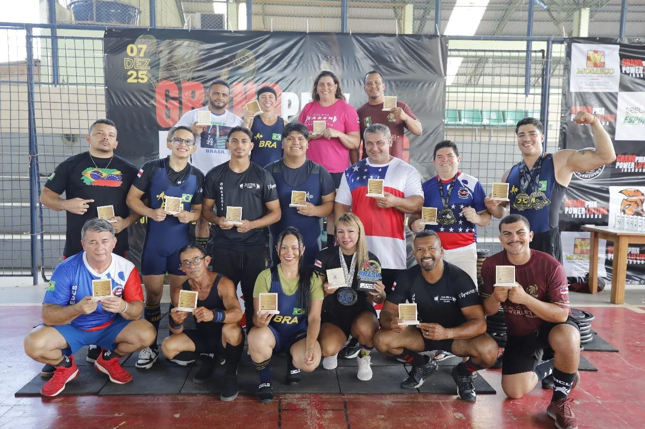 Powerlifter levantando peso em Manaus no Campeonato Amazonense