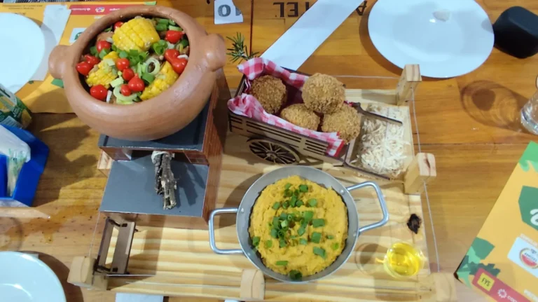 Petisco de frango com quiabo e brócolis Comida di Buteco Nunes Bar Vale do Aço