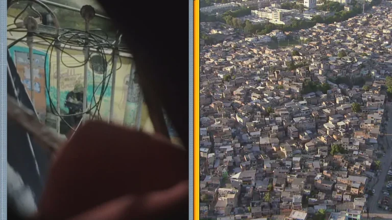 Policiais militares em patrulhamento na comunidade Para-Pedro, Irajá, Rio de Janeiro, após confronto armado.