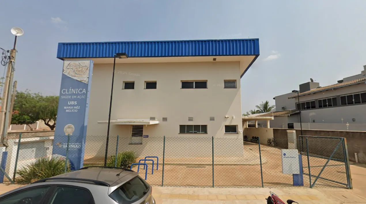 Instrumentos odontológicos em embalagem de esterilização