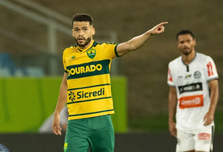 Jogador do CRB, Kevin, Patrick de Lucca, reforços futebol