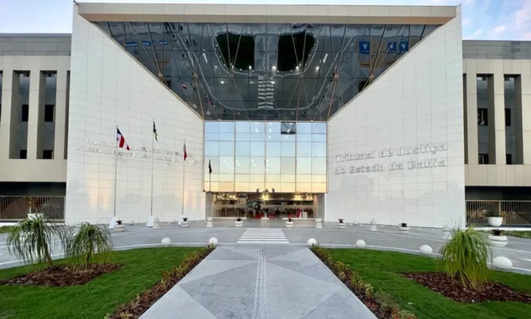 Desembargador, pensão alimentícia, violência doméstica, justiça, tribunal, magistrado, direitos mulher