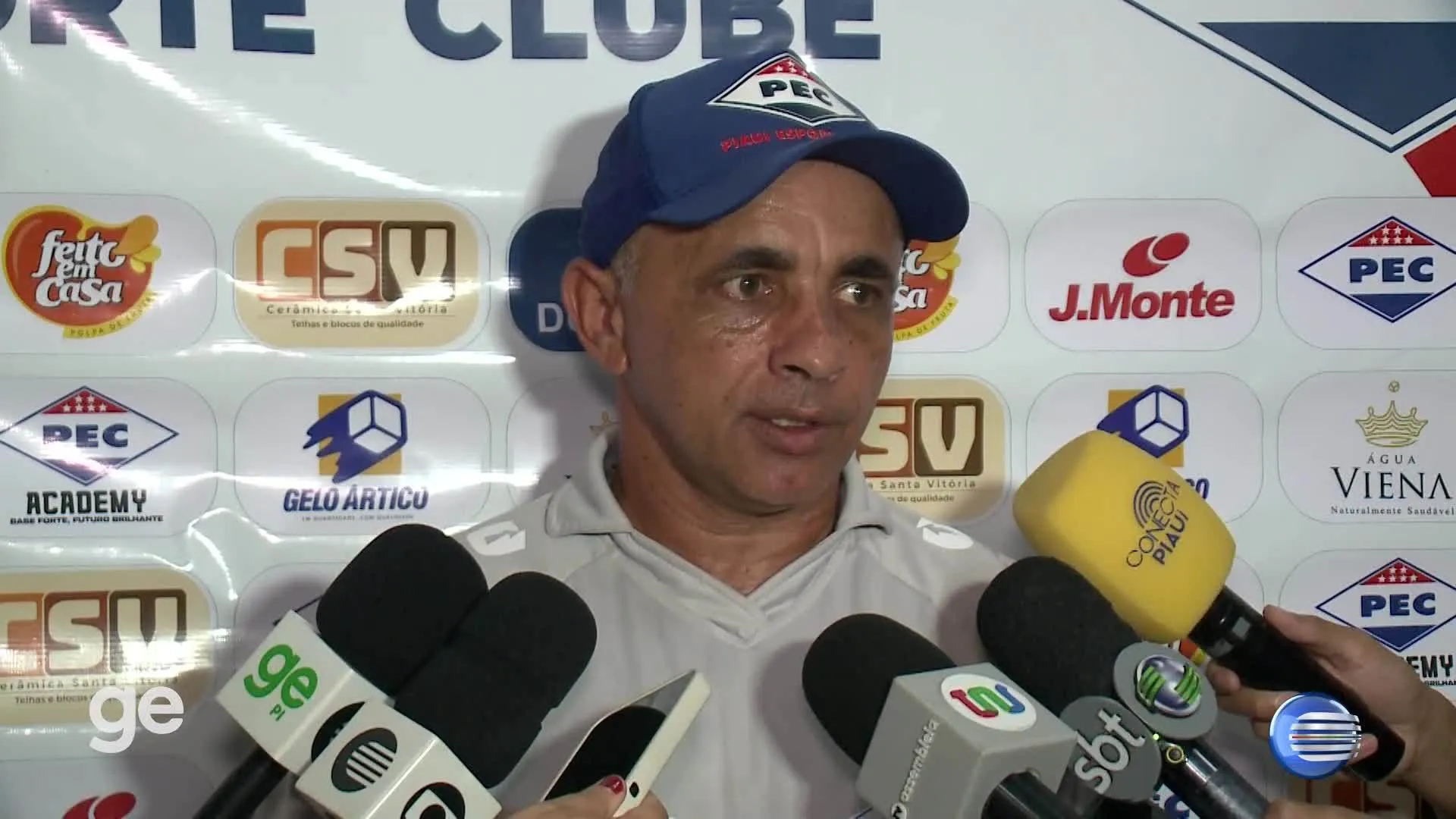 Jogadores do Piauí e Sousa em ação na Copa do Nordeste 2026