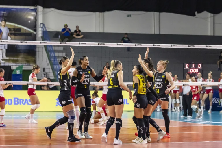 Carol Gattaz, Praia Clube, vôlei, Superliga Feminina, despedida, jogadora