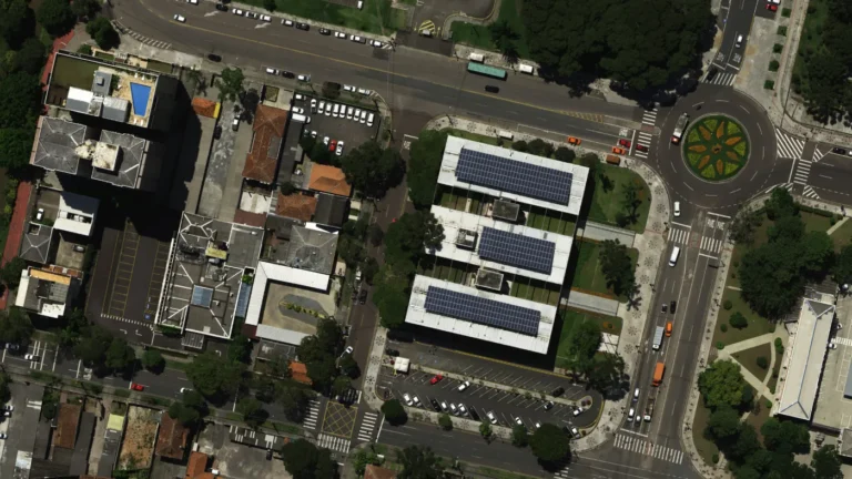 Gêmeo digital de cidade simulando enchente para prevenção de desastres