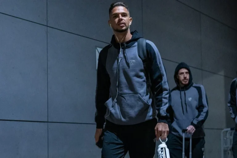 Time do Ceará viajando para jogo contra Retrô na Copa do Nordeste, com desfalques.