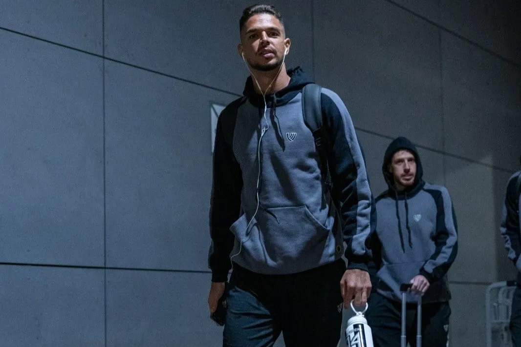 Time do Ceará viajando para jogo contra Retrô na Copa do Nordeste, com desfalques.