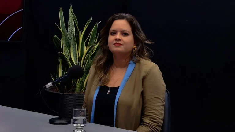 Darlane Andrade, especialista em violência contra a mulher e feminicídio, em entrevista