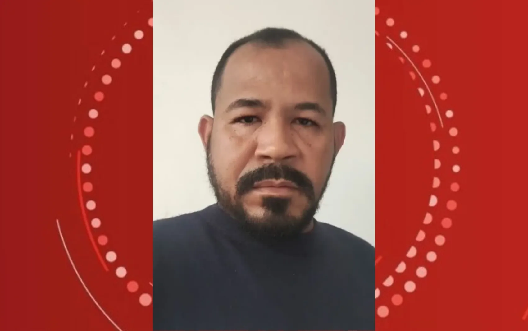 Homem sendo preso por violência doméstica