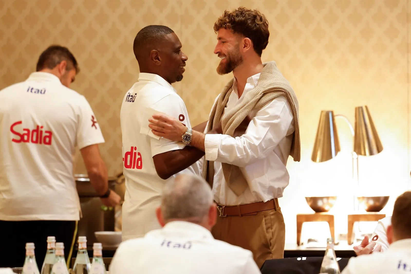 Jogadores do Flamengo retornando de seleções, Léo Pereira, Danilo, Arrascaeta, De la Cruz, Varela, Carrascal, Gonzalo Plata
