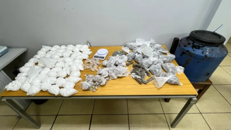 Drogas em Taubaté: Tonel enterrado com porções de cocaína, crack e maconha