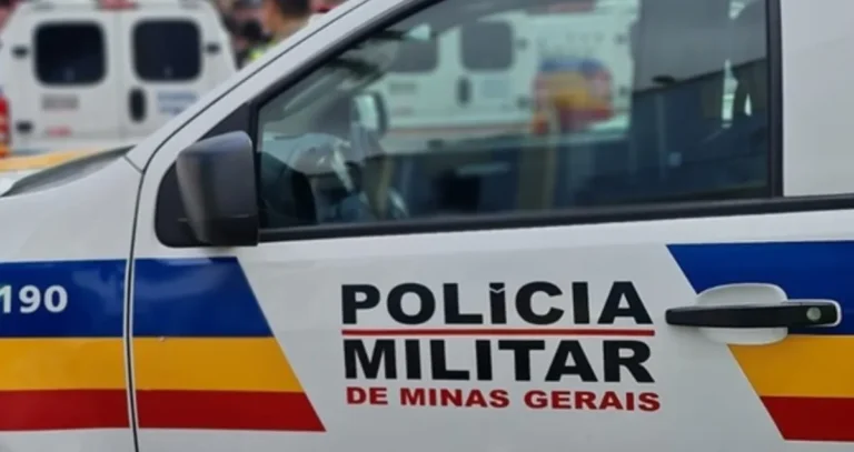 Polícia Militar em frente a escola após prisão por abuso de criança