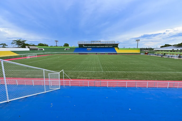 Partida de futebol entre Independência e Nacional-AM pela Copa Verde