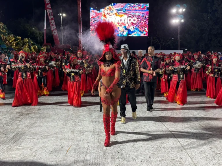Iza Rainha da Imperatriz, fantasia de cobra, Carnaval 2027