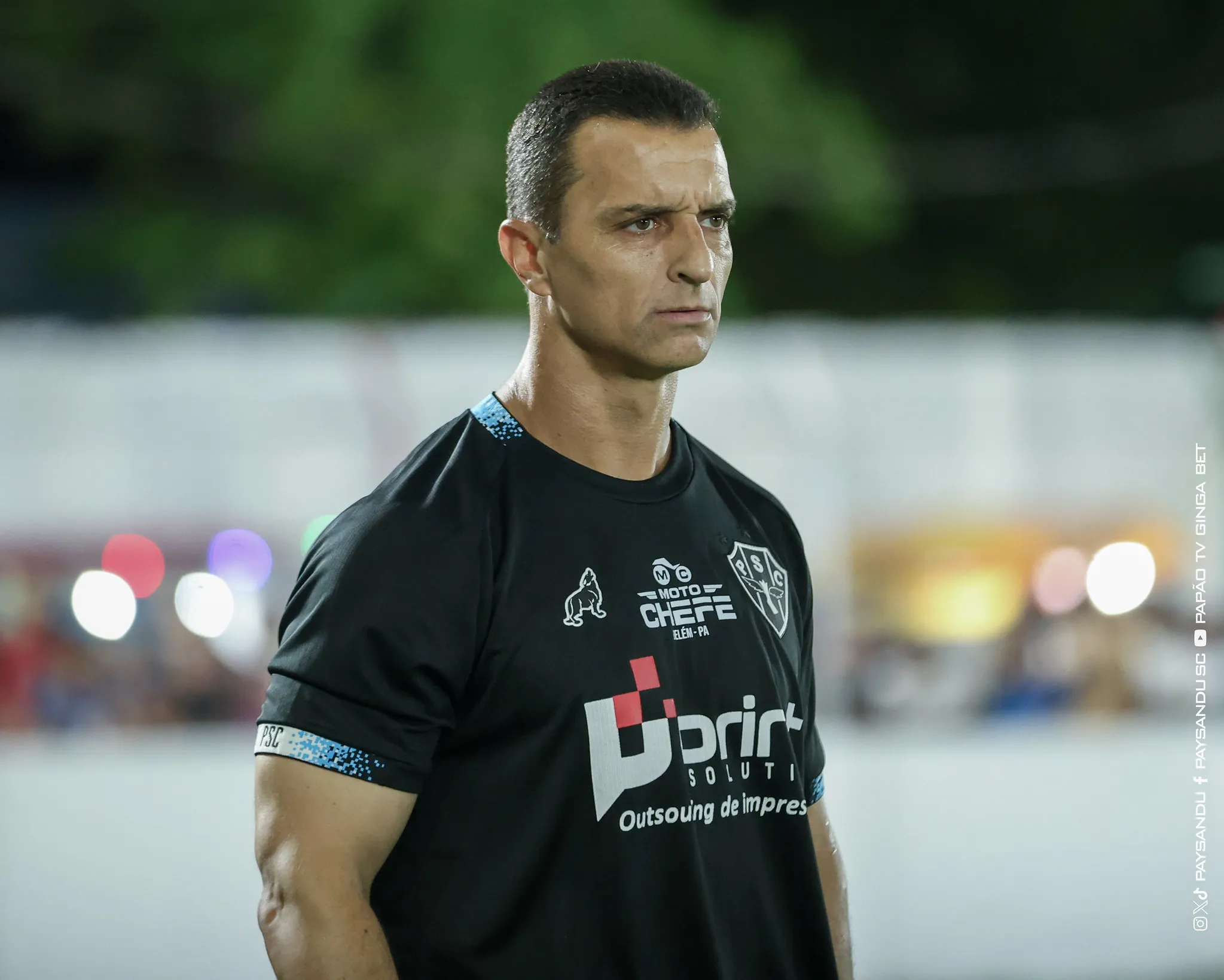 Time do Paysandu celebrando gol em jogo contra o GAS