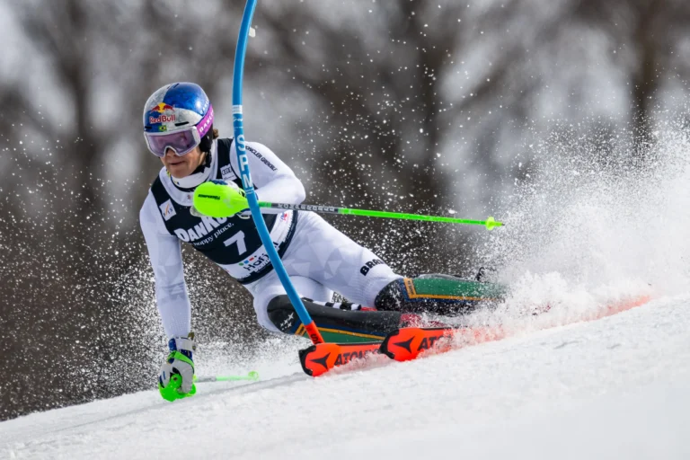 Esquiador Lucas Pinheiro no slalom da Copa do Mundo