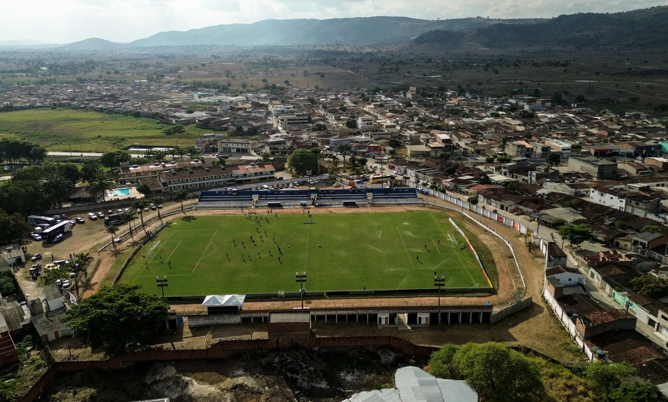 Maguary jogo-treino aberto ao público no estádio Arthur Tavares em Bonito, com torcida