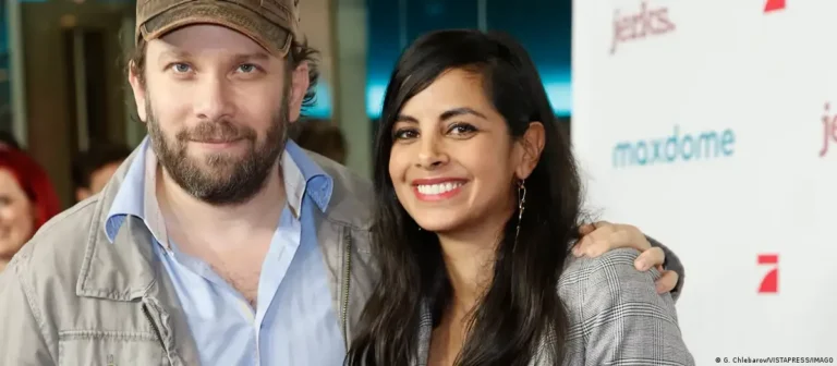 Atriz Collien Fernandes em momento de reflexão sobre violência digital