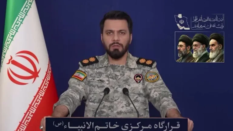 Tenente-coronel Ebrahim Zolfaghari, porta-voz militar iraniano, criticando as negociações EUA Irã.