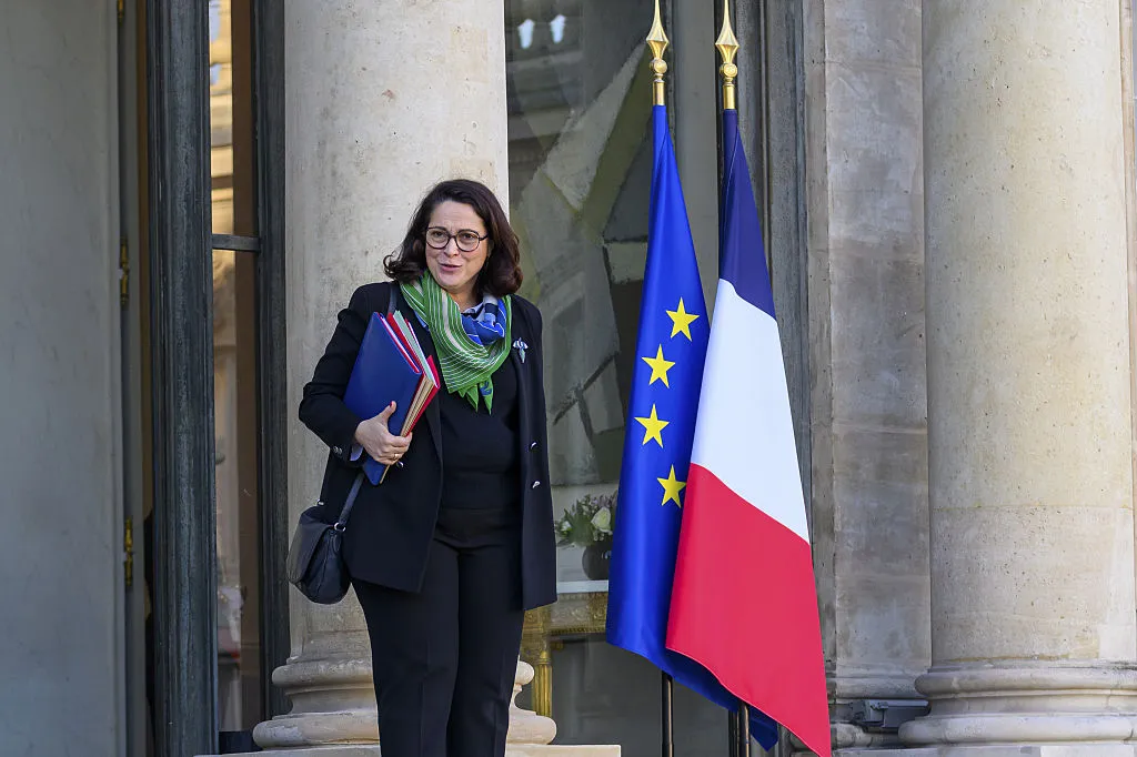 Ministra Marina Ferrari e Kirsty Coventry discutindo a política de gênero do COI