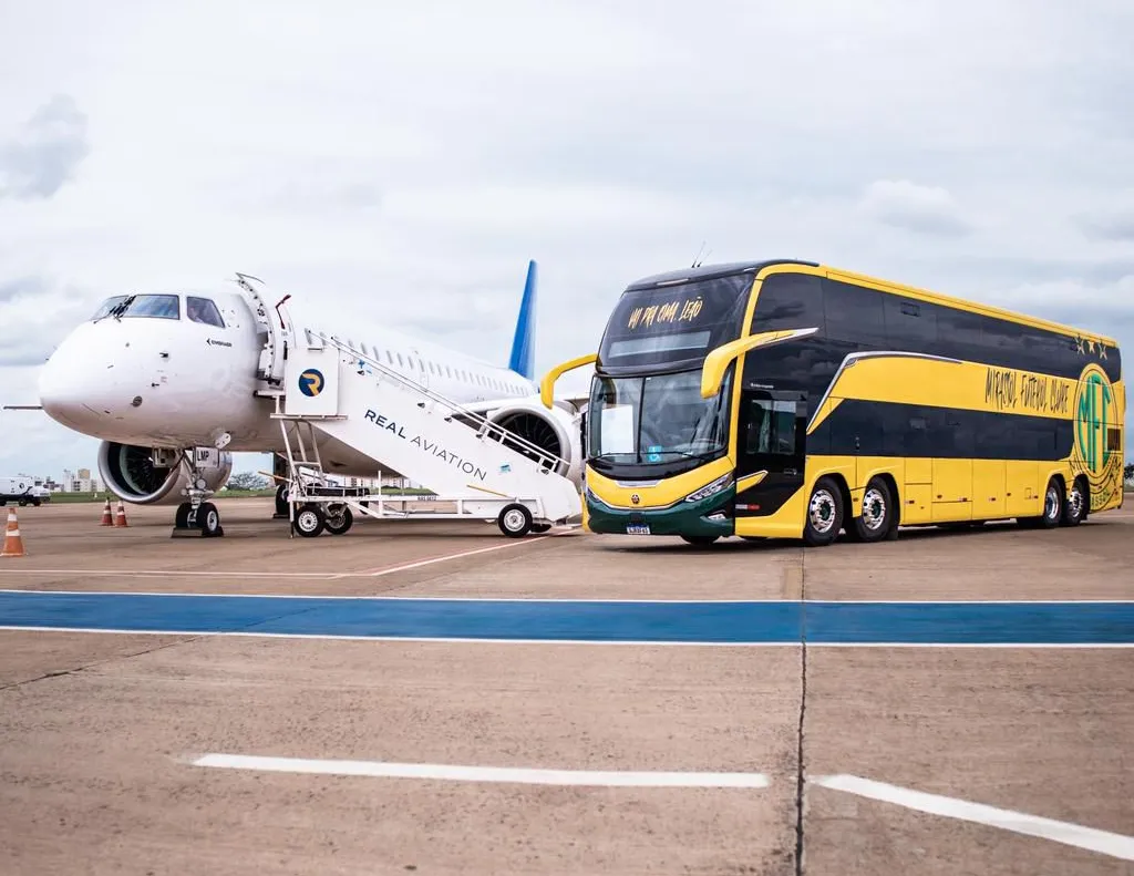 Avião do Mirassol decolando do Aeroporto de Rio Preto para jogo da Libertadores