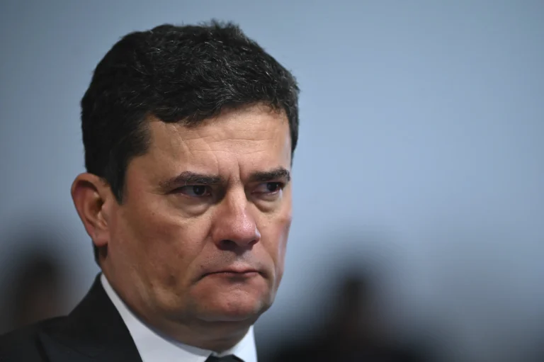 Sérgio Moro filiação PL governo Paraná Flávio Bolsonaro política