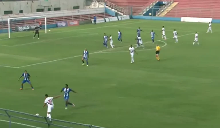 Jogadores do Nacional e Ecus em campo após empate na Série A4