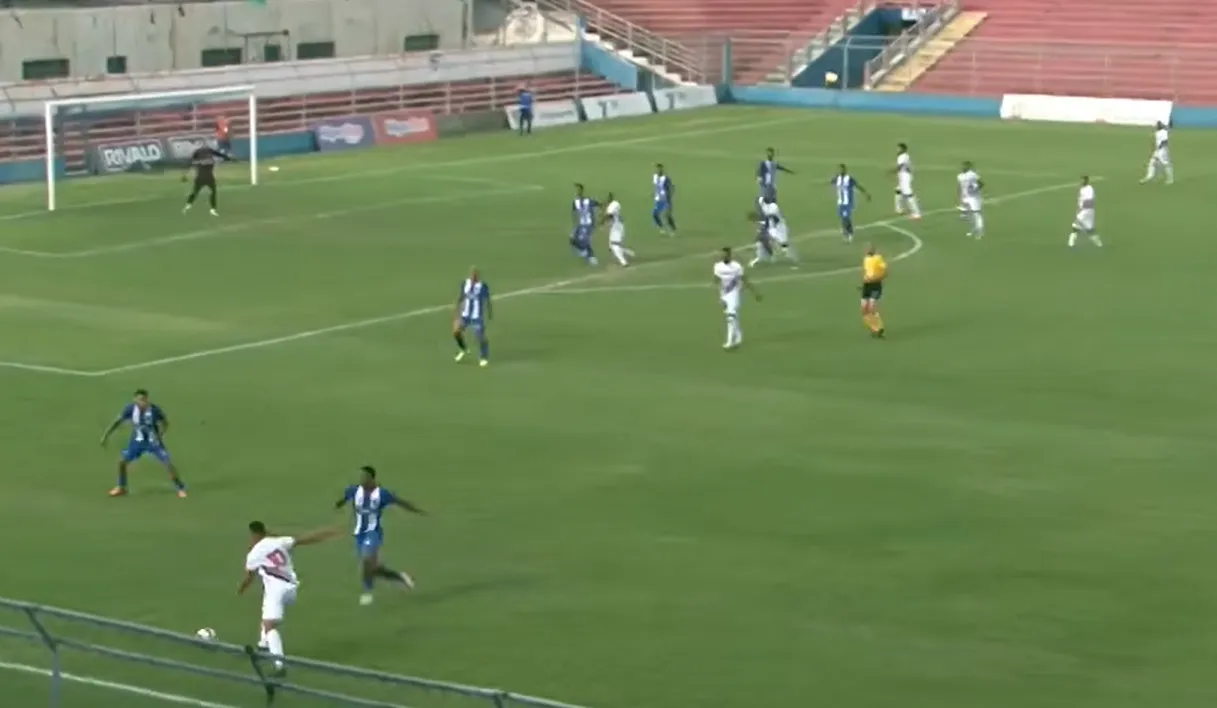 Jogadores do Nacional e Ecus em campo após empate na Série A4