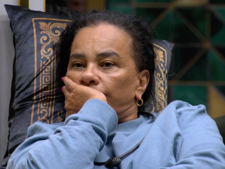 Disputa entre Solange Couto e Ana Paula Renault no BBB26 sobre 'espraguejar'