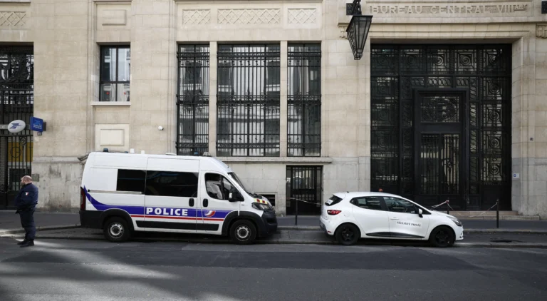 Polícia francesa, Bank of America Paris, atentado impedido, segurança em Paris