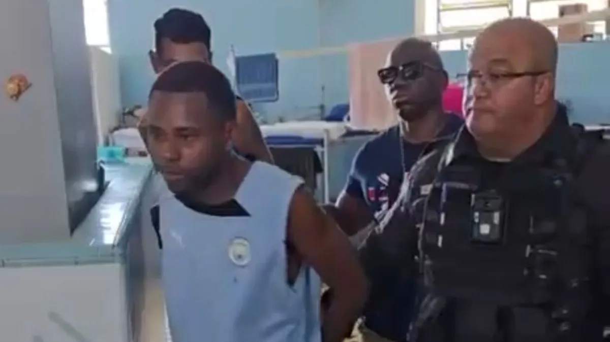 Homens presos pela polícia após homicídio em CAPS Cascadura
