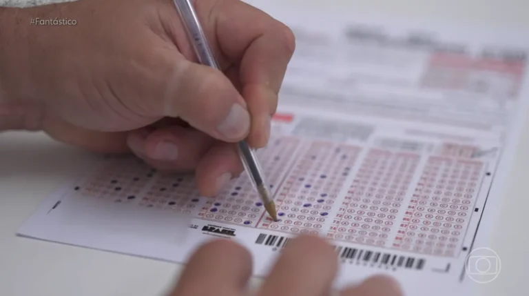 Ponto eletrônico escondido em fraude de concurso