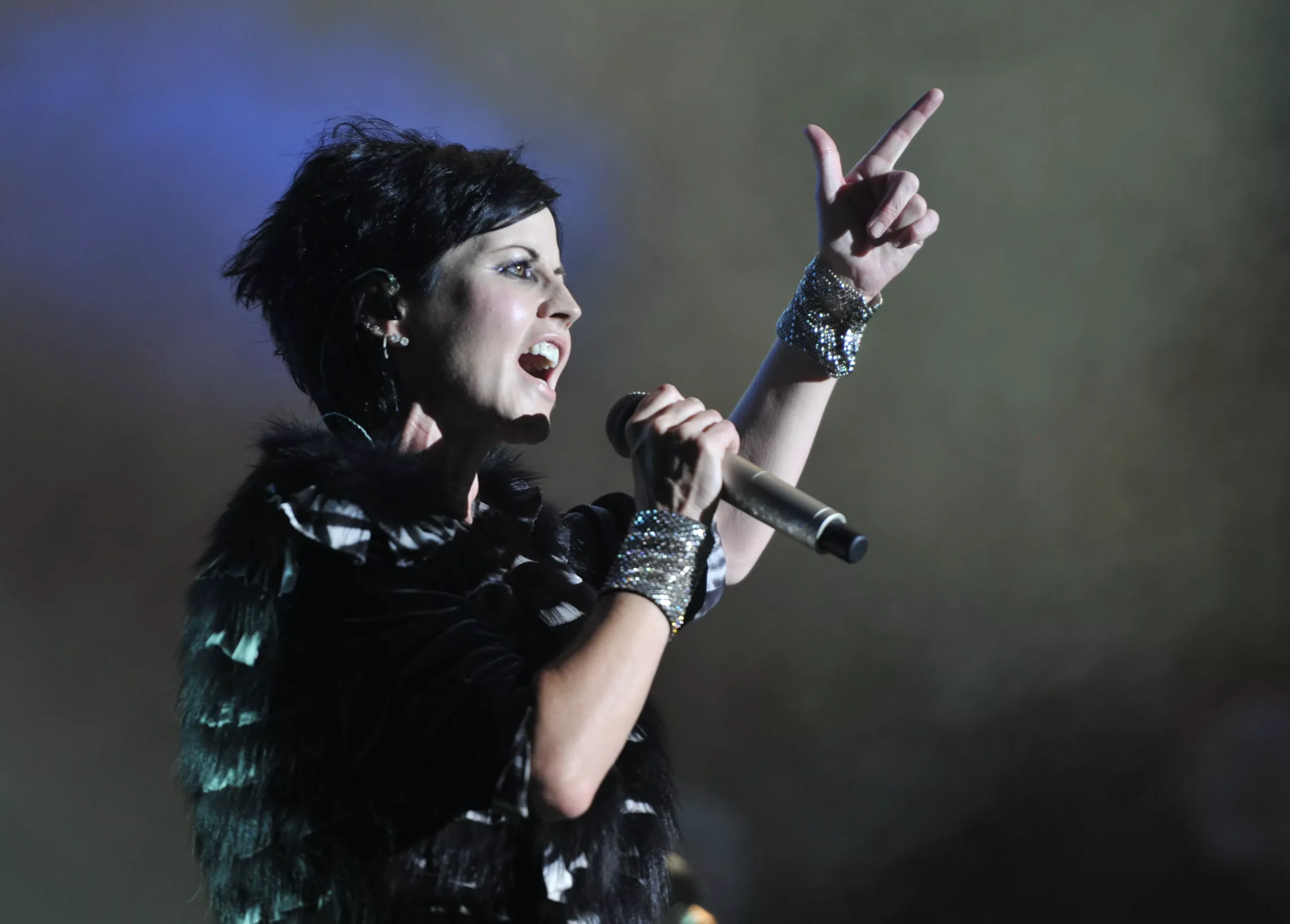 Dolores O'Riordan cantando The Cranberries ao vivo