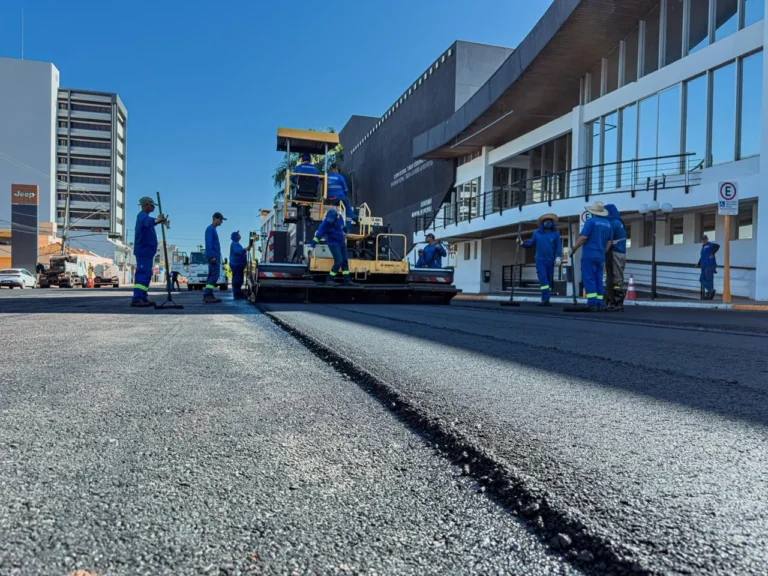 Asfalto novo na Avenida Nações Unidas em Bauru após reparos
