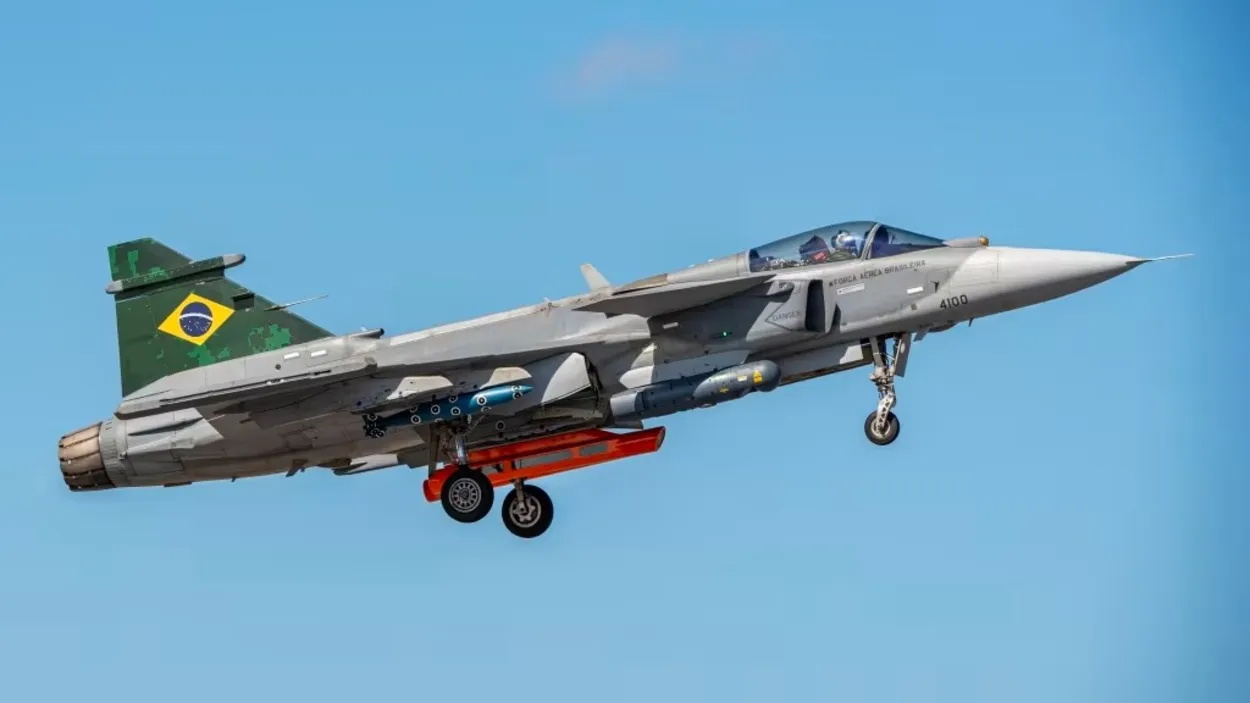Primeiro Gripen F-39E feito no Brasil, Embraer, Gavião Peixoto
