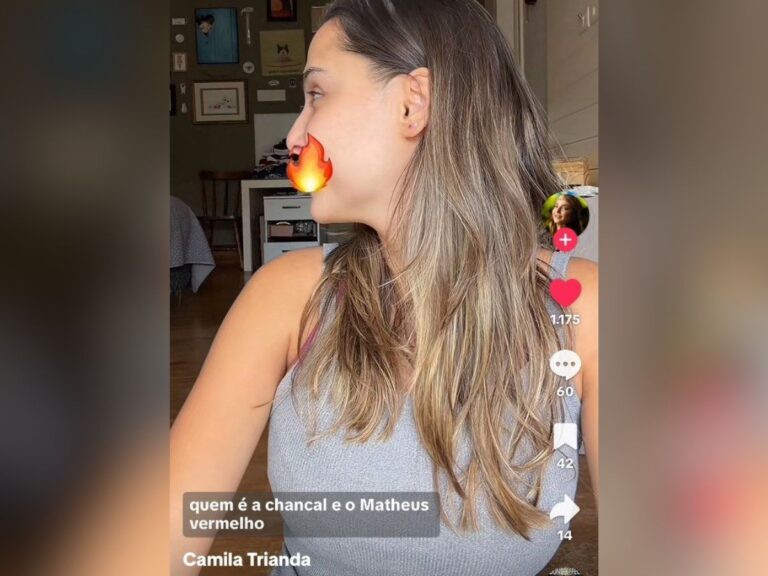 Mochila infantil com roupas sujas em escola de luxo