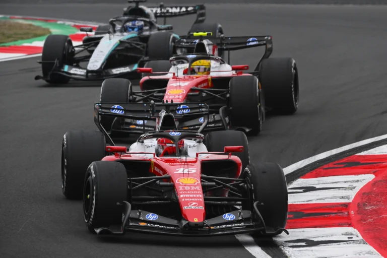 Circuito de Fórmula 1 em Miami com Hard Rock Stadium ao fundo