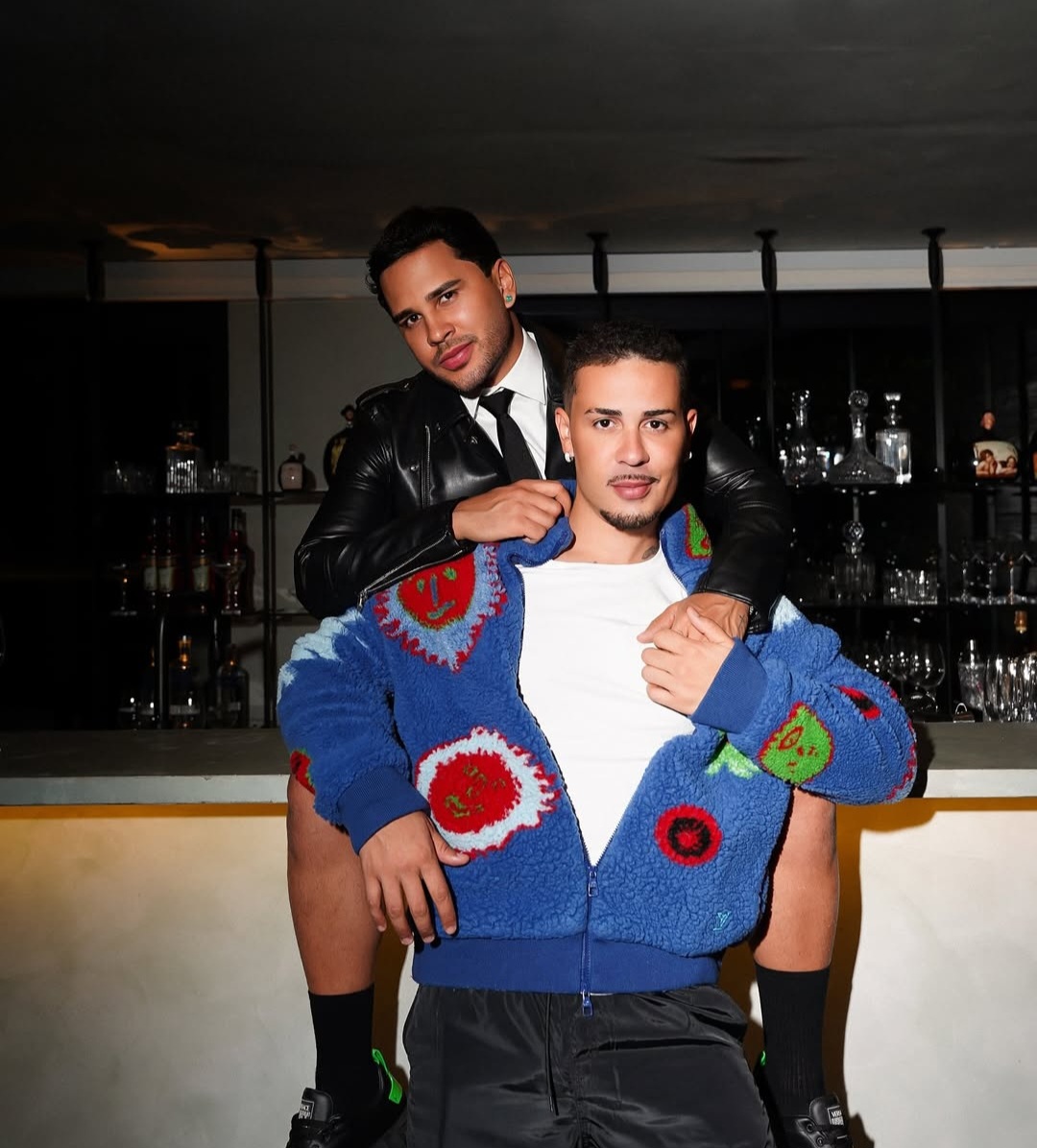 Carlinhos Maia e Lucas Guimarães juntos e sorrindo, foto da reconciliação