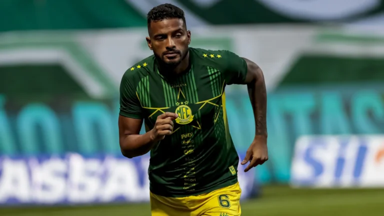 Reinaldo Mirassol jogador futebol campo