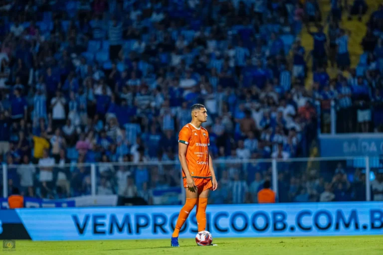 Kaká Sampaio Corrêa, centroavante, reforço Série D