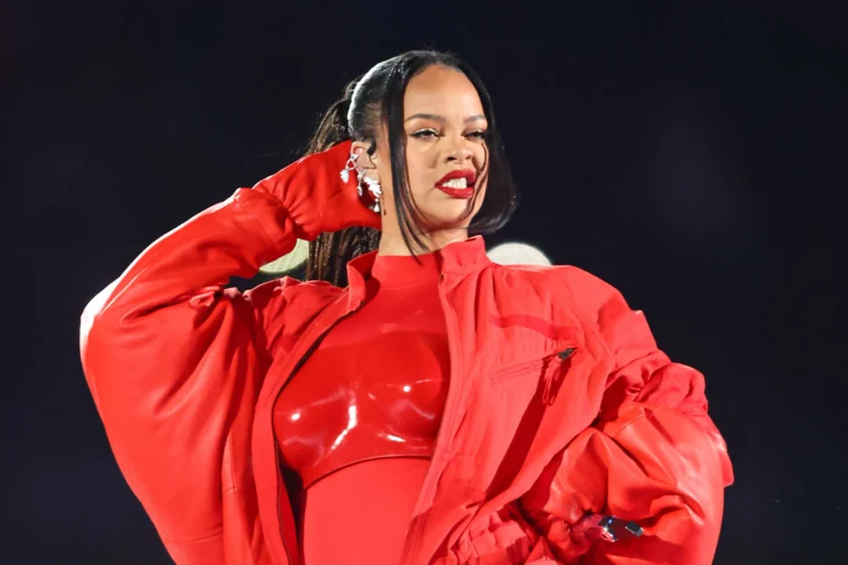 Residência de Rihanna após ataque, segurança de celebridades, casa de luxo com indícios de incidente, Ivanna Lisette Ortiz caso.
